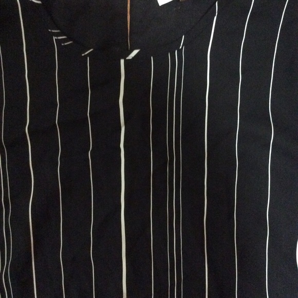 💜BOGO SALE💜 Calvin Klein top - Picture 3 of 3